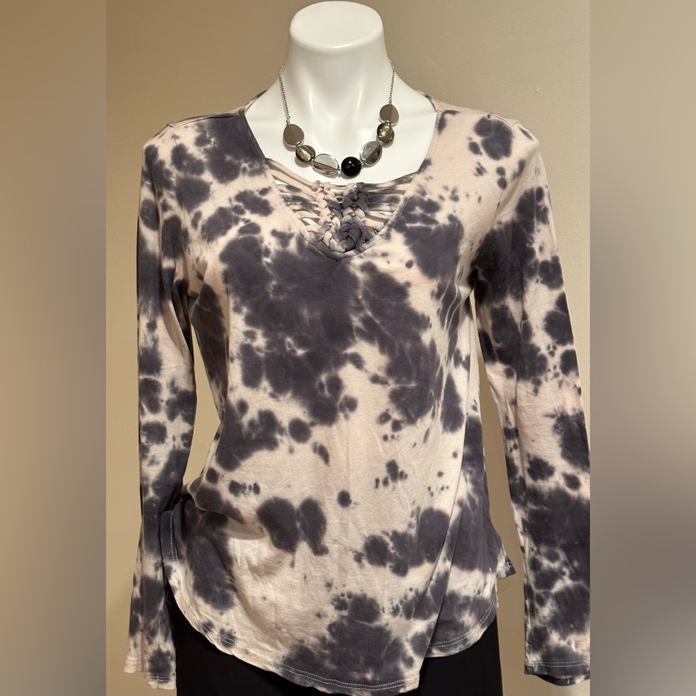 Mudd Tie Die Pink & Gray Long Sleeves V Neck Boho Knot Hippie Top SZ M Good Cond